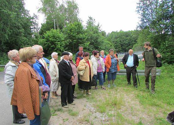 Mieszkańcy gminy Konarzyny podczas poznawania walorów przyrodniczych Tucholskiego Parku Krajobrazowego